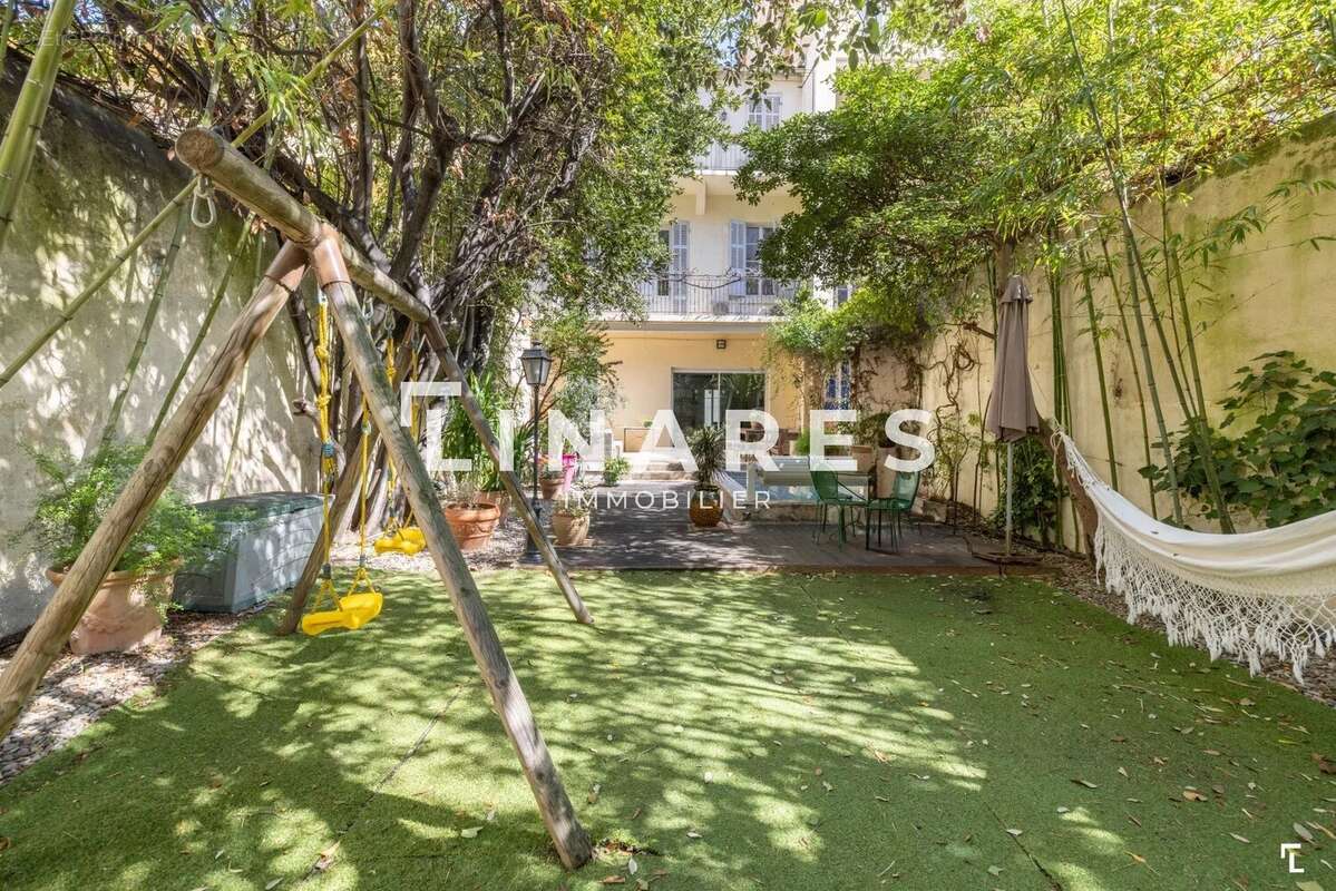 Appartement à MARSEILLE-8E