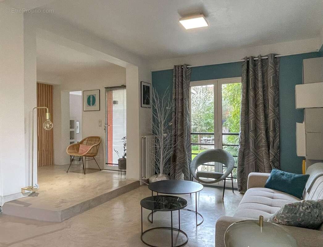 Maison à VERRIERES-LE-BUISSON