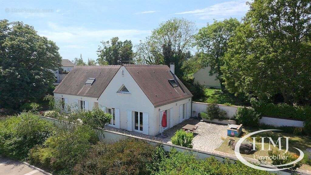 Maison à COURCOURONNES