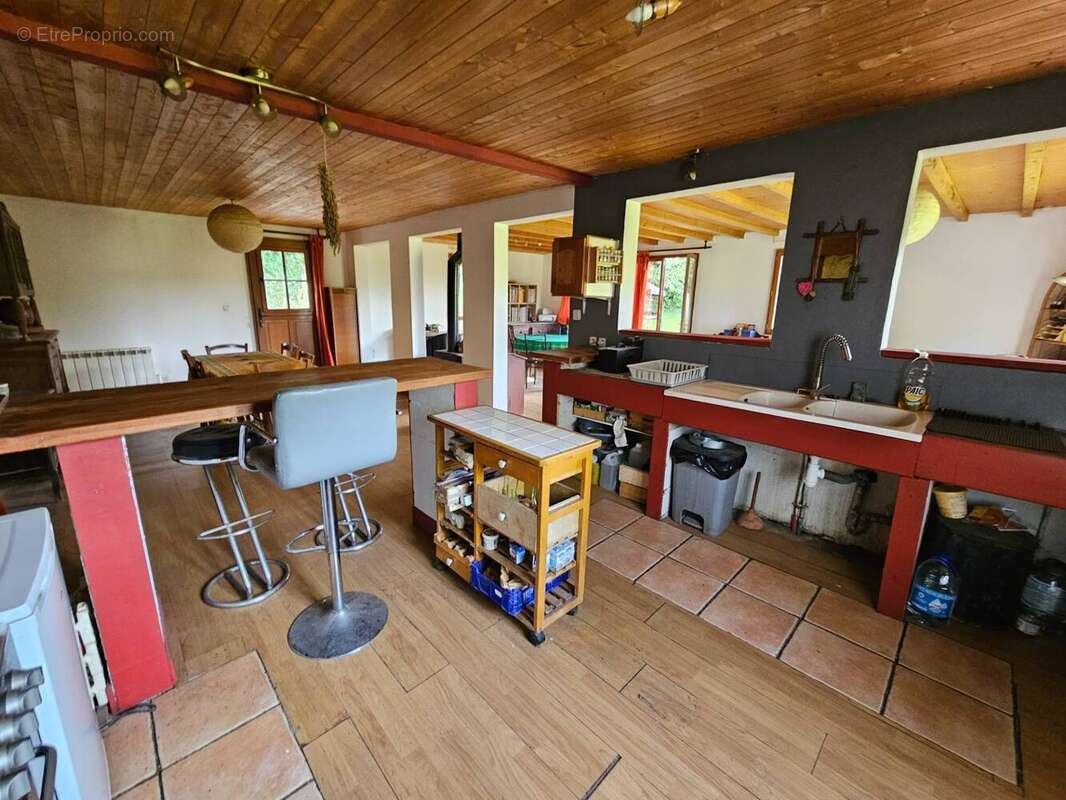 Appartement 96 m² à Roziers-Saint-Georges  - photo 8