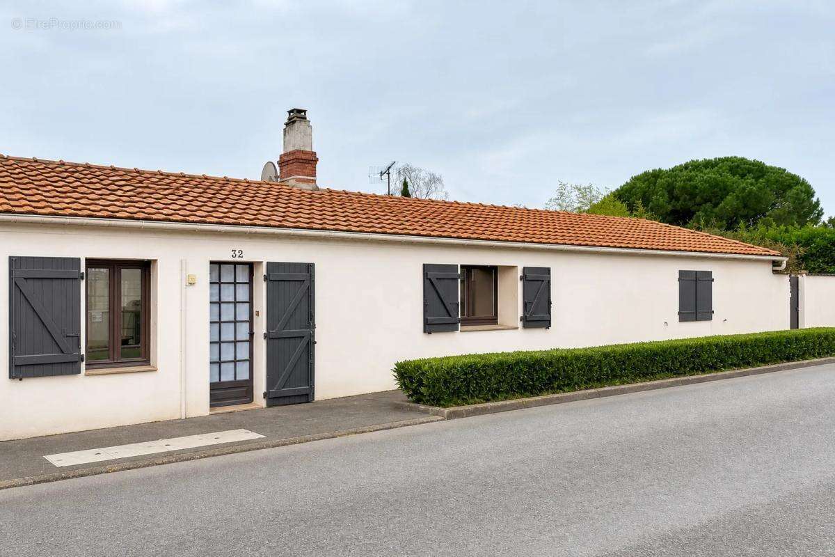 Maison à SAINT-ETIENNE-DE-MER-MORTE