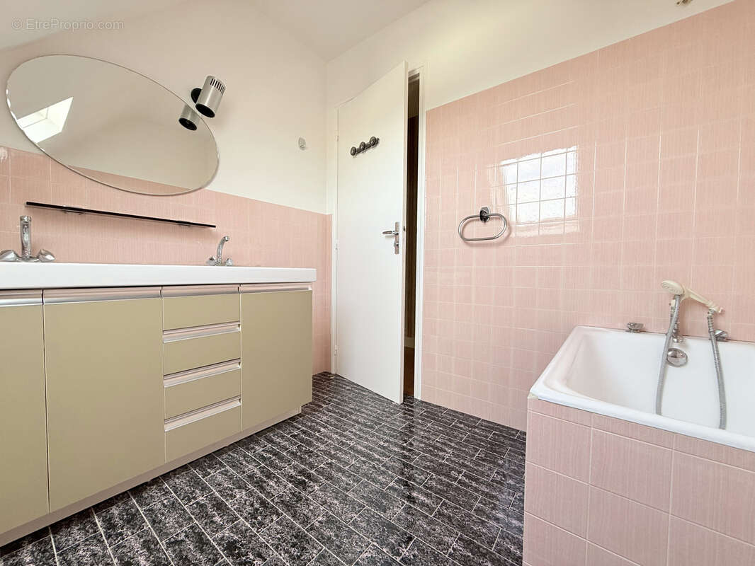 Maison à MORAINVILLIERS