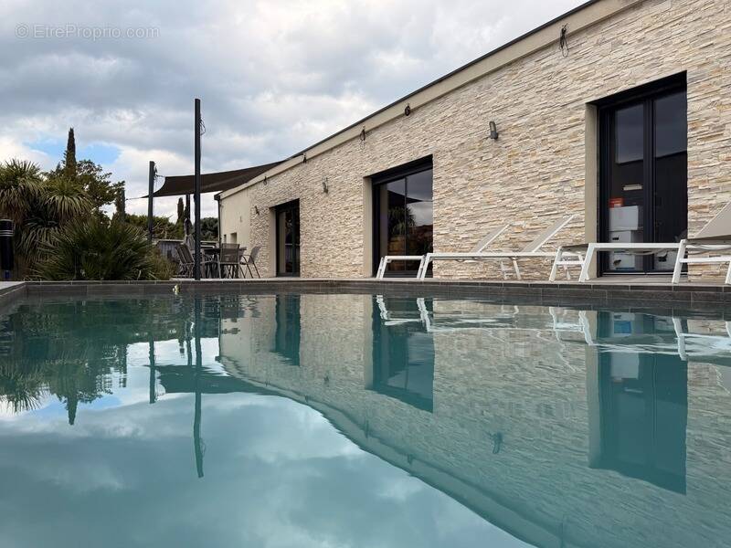 Maison à L'ISLE-SUR-LA-SORGUE