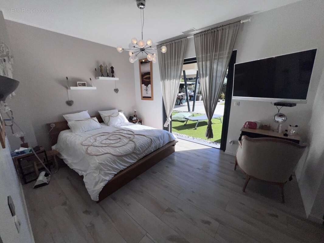 Maison à SOLLIES-TOUCAS