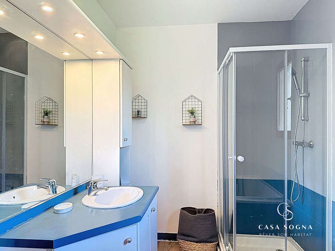 Maison à LE PERREON