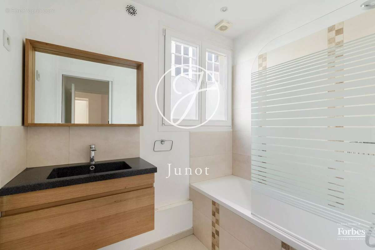 Appartement à PARIS-9E