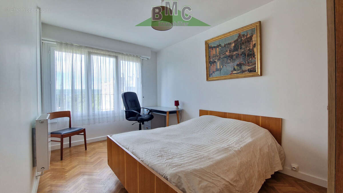 Appartement à LE PLESSIS-BOUCHARD