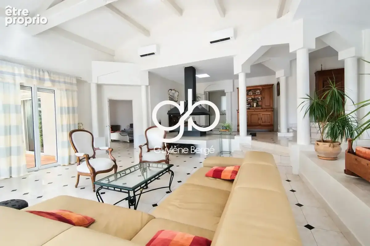 Villa familiale avec piscine et dépendance t3   terrain paysagé 1 616 m2   saint-mathieu-de-tréviers - photo 2