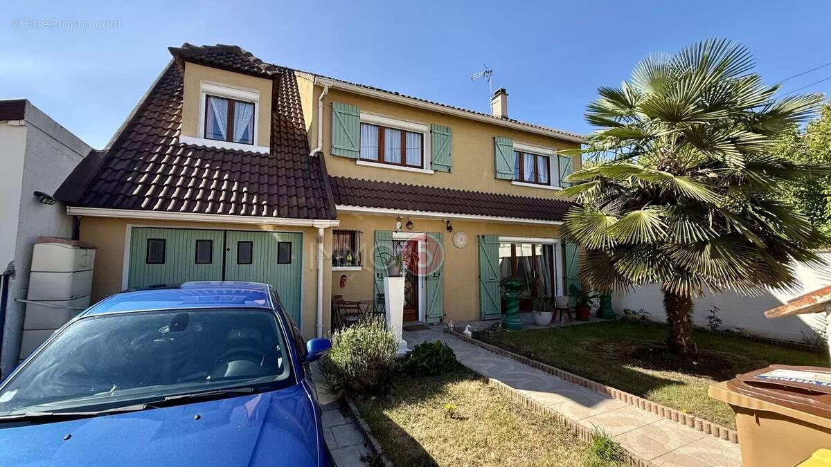 Maison à VAUJOURS