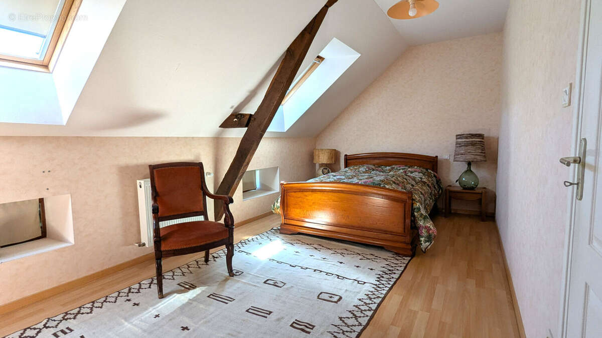 Maison à COSSE-LE-VIVIEN