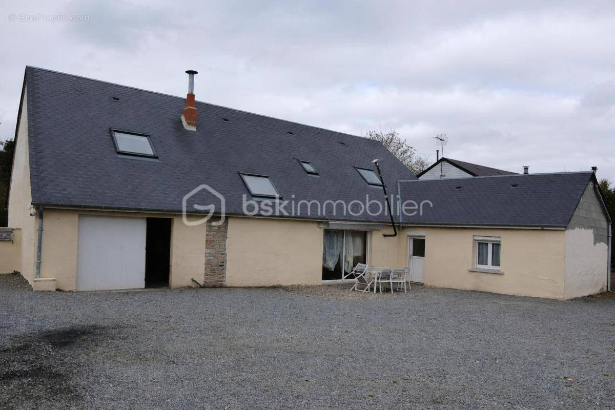 Maison à SAINT-MARTIN-DE-LANDELLES