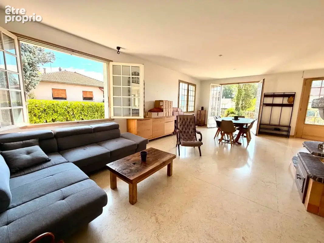 Maison 158 m², terrasse exposee sud, terrain clos de 593 m², 4 chambres, garage, cave, pompe a chaleur, panneaux solaires, charp - photo 3