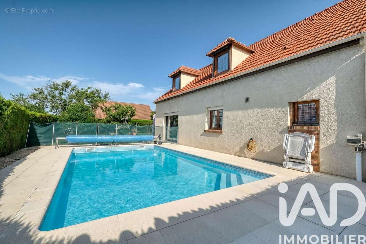 Photo 2 - Maison à MONTEVRAIN