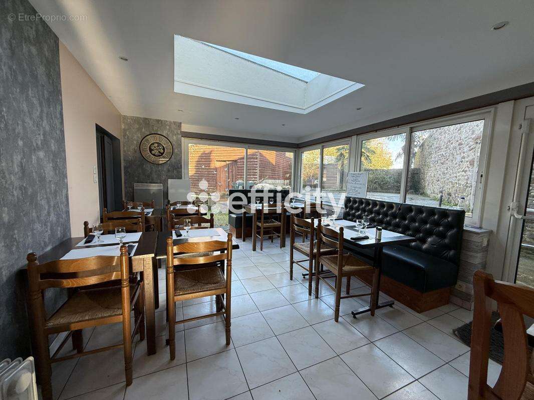 Commerce à MATIGNON