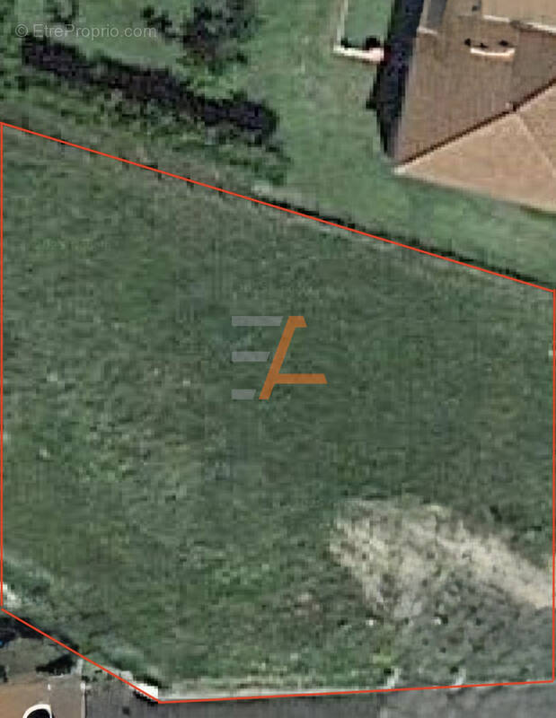 Terrain à RETOURNAC