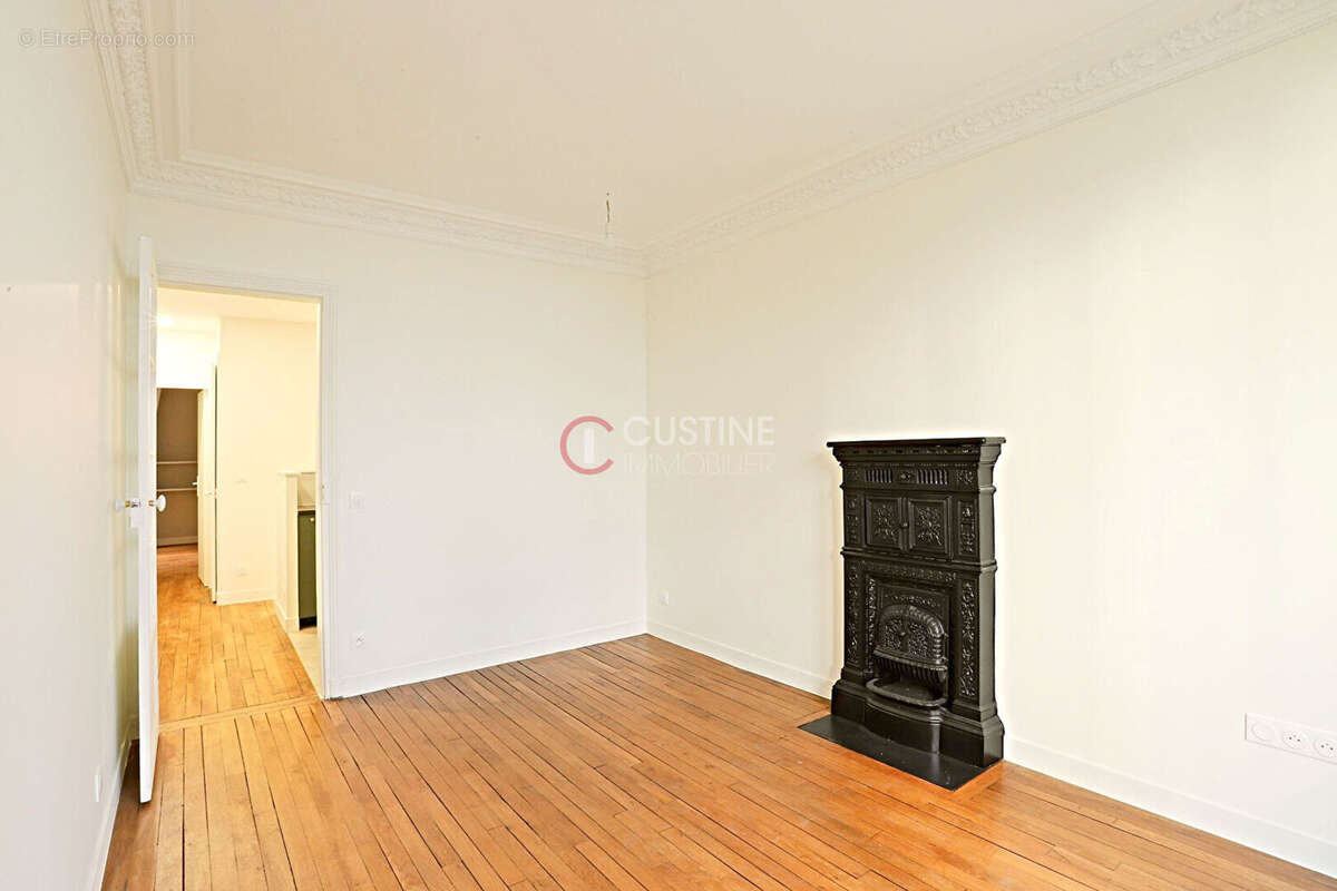 Appartement à PARIS-18E