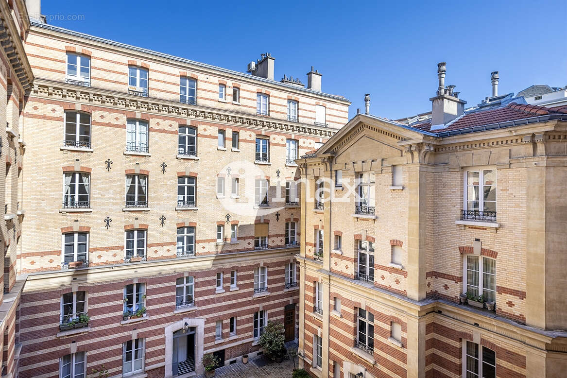 Appartement à NEUILLY-SUR-SEINE