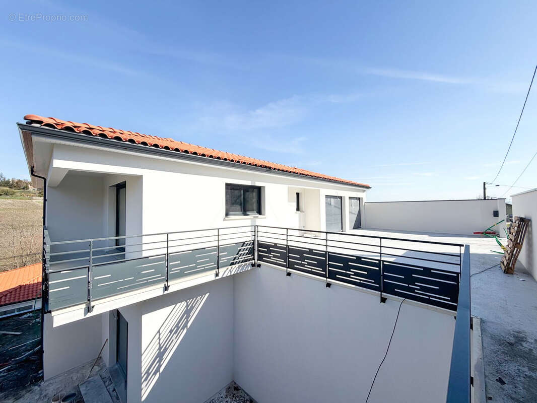 Maison à CHATEAUGAY