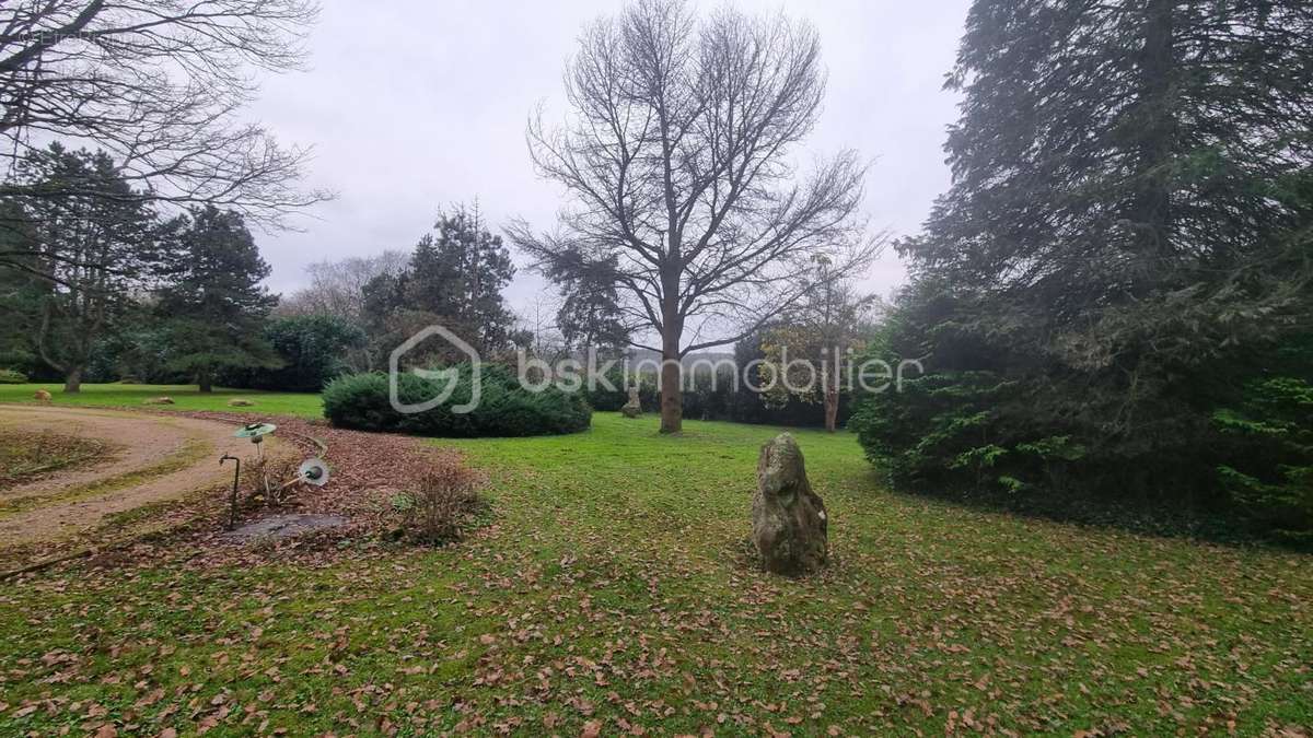 Maison à NANTEAU-SUR-LUNAIN