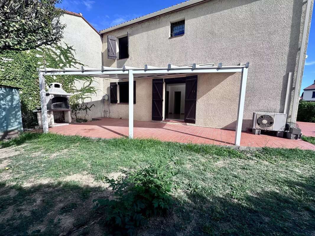 Maison à VILLENEUVE-DE-LA-RAHO