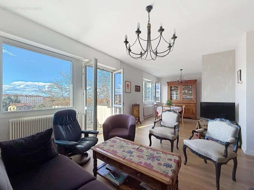 Appartement avec garage et caves - Vues exceptionnelles - 7ème étage - photo 3
