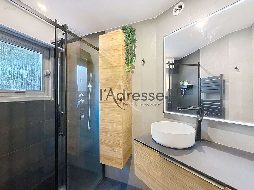 Appartement à MANDELIEU-LA-NAPOULE