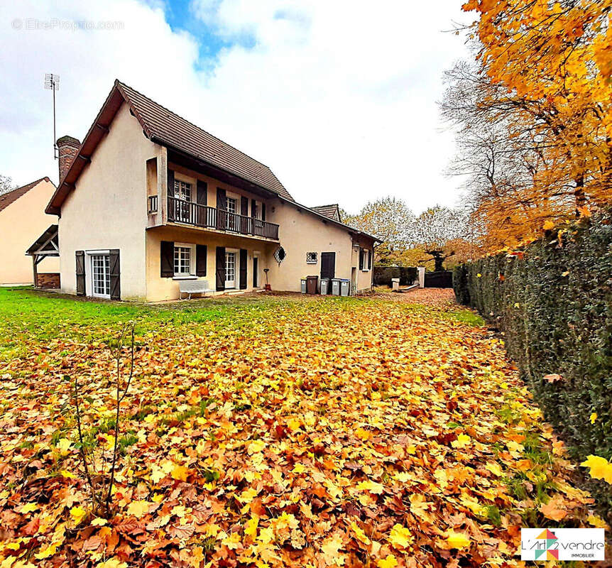 Maison à LE PLESSIS-BRION