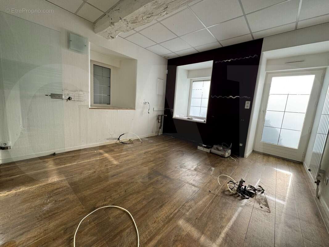 Commerce 180 m² à Chartres-De-Bretagne  - photo 3