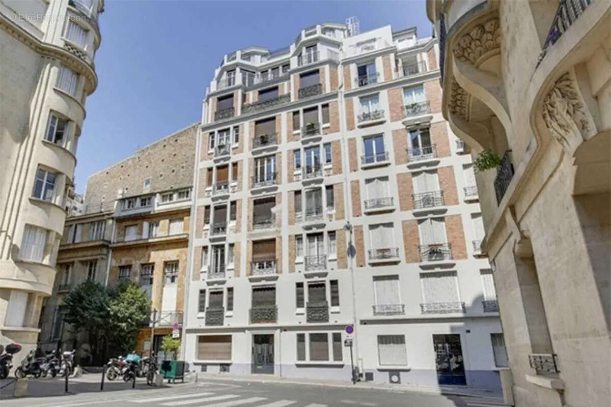 Commerce à PARIS-16E