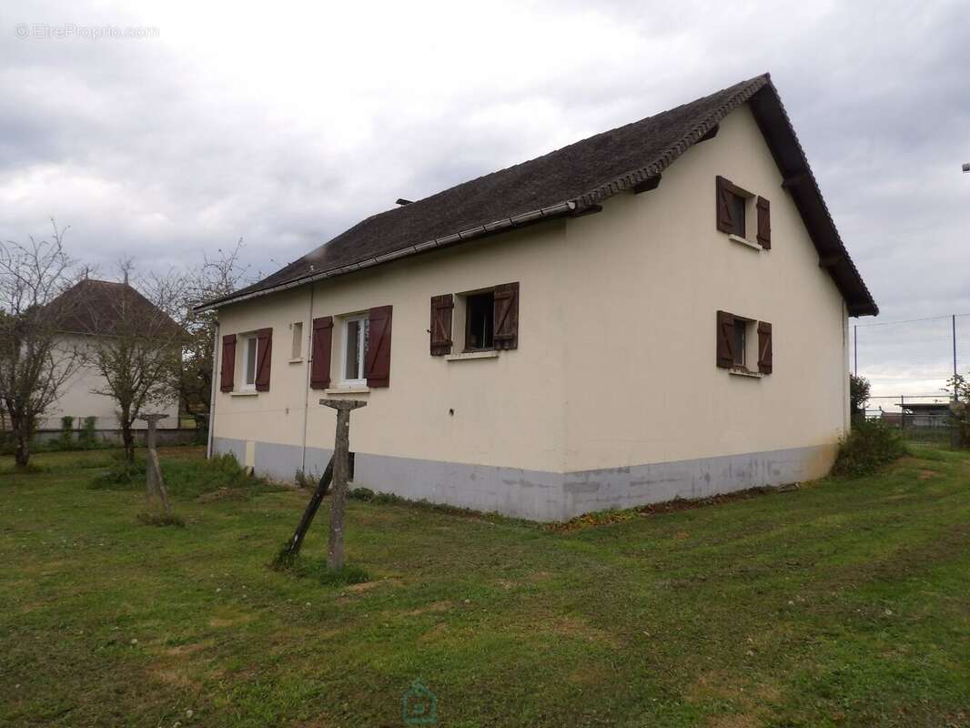 Maison à JUMILHAC-LE-GRAND