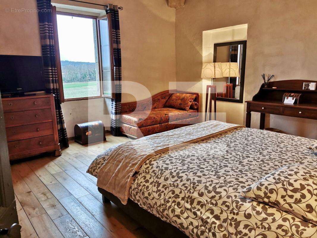 Mas de 1851 avec vue magistrale - photo 5