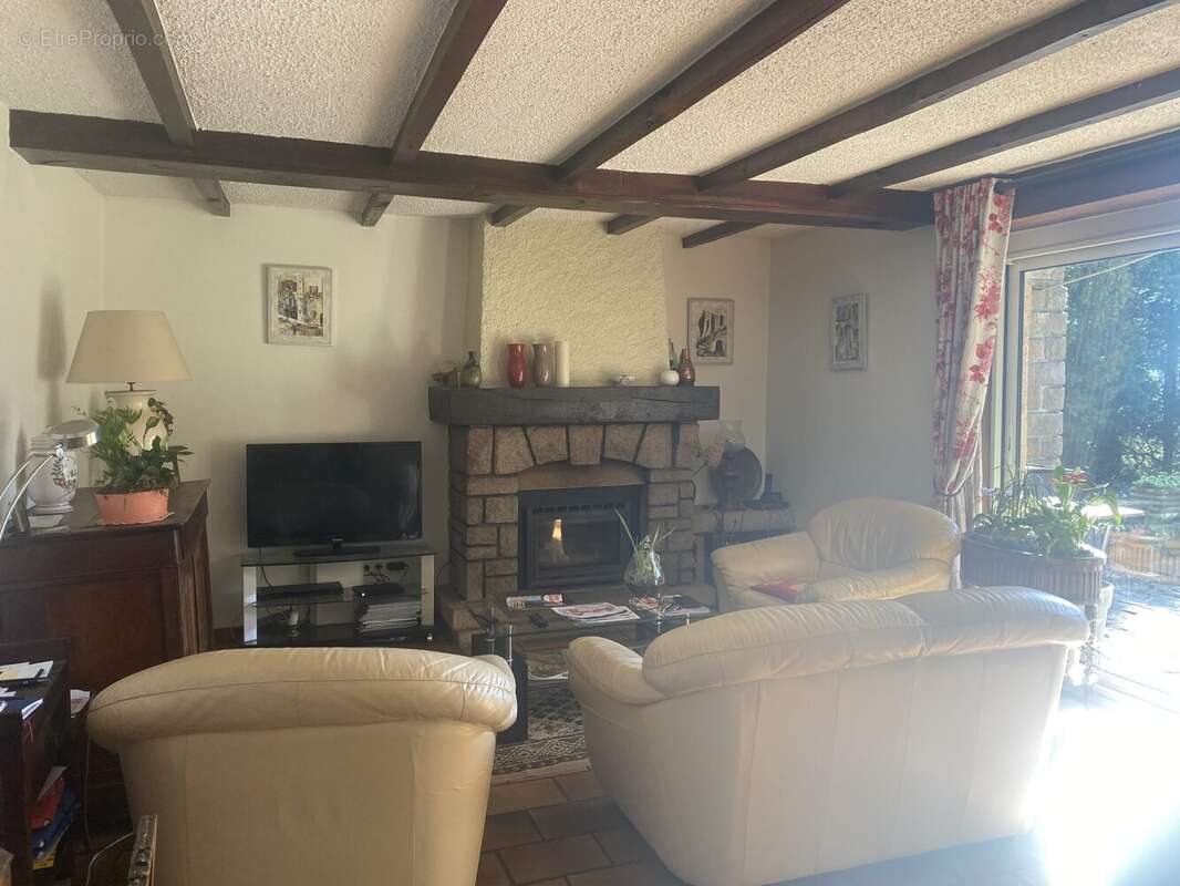 Maison à BUGEAT