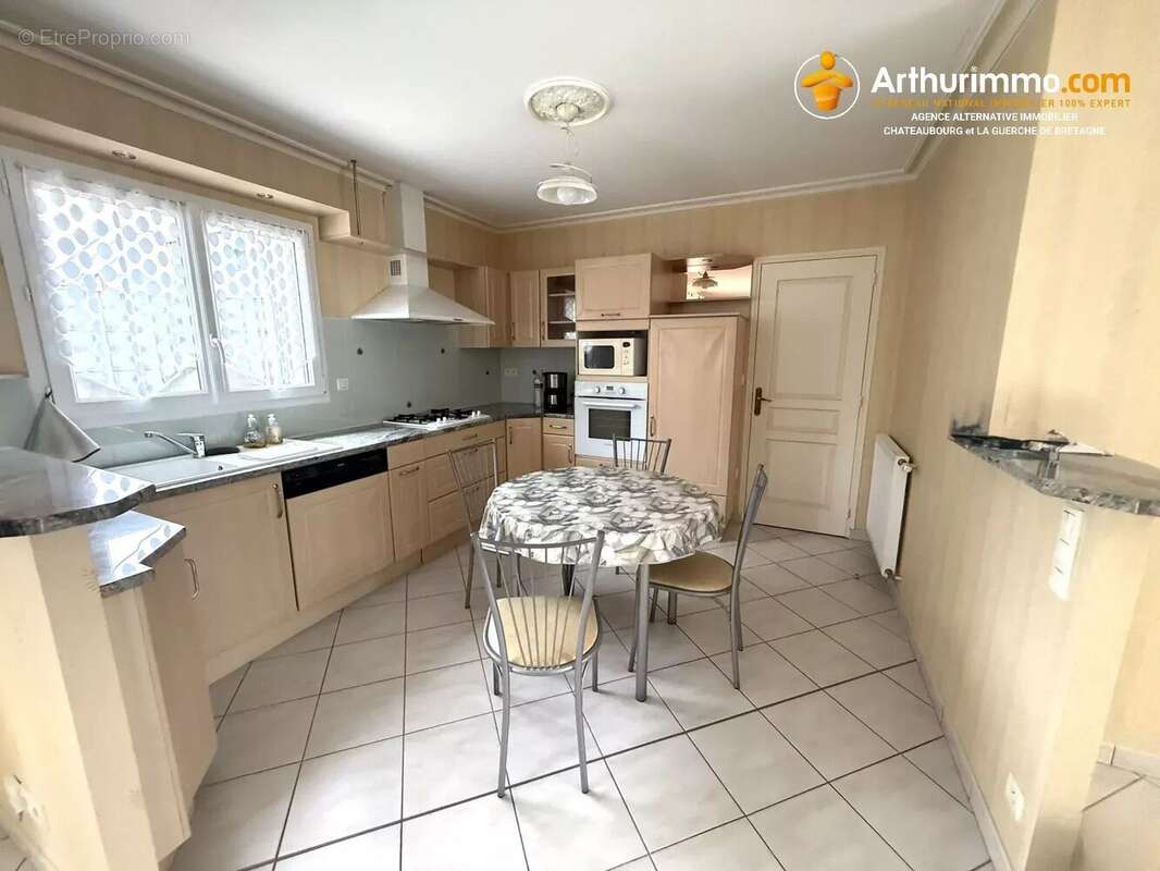 Maison à DOMAGNE