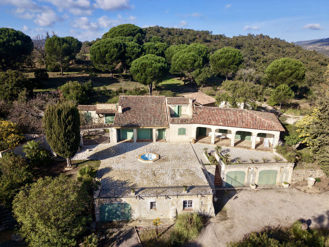 Maison à PLAN-DE-LA-TOUR