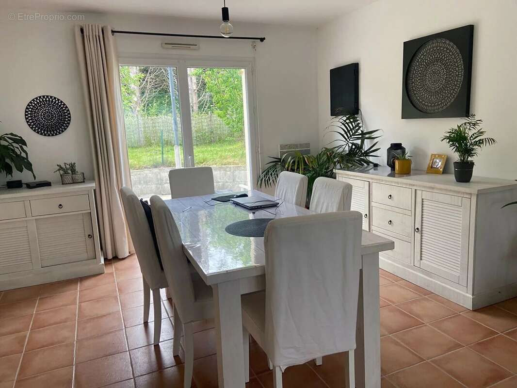 Maison à VAL-D'IZE