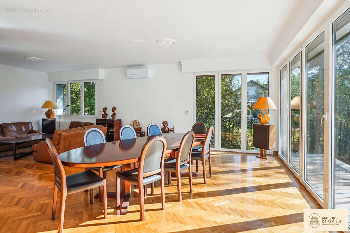 Maison à LA CELLE-SAINT-CLOUD