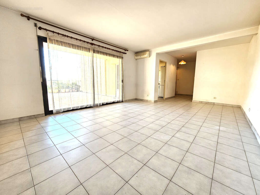 Appartement à HYERES