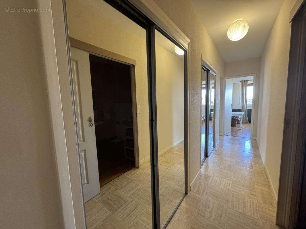 Angers place du lycee - t4 dans residence de standing - photo 6