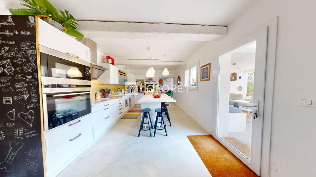 Maison à LA FARE-LES-OLIVIERS