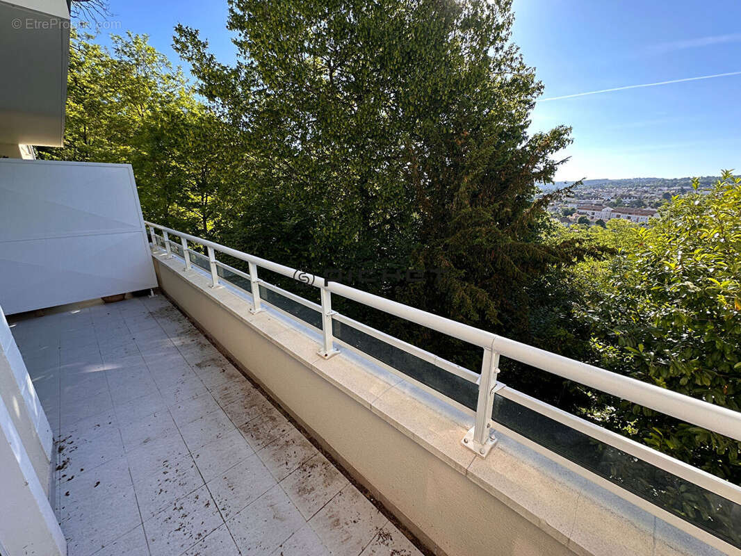 Appartement avec terrasse et parking en sous sol - photo 10