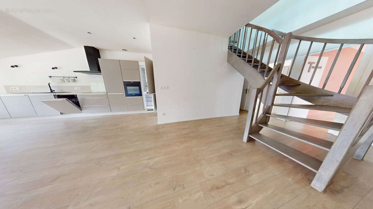 Appartement à SAINT-ETIENNE