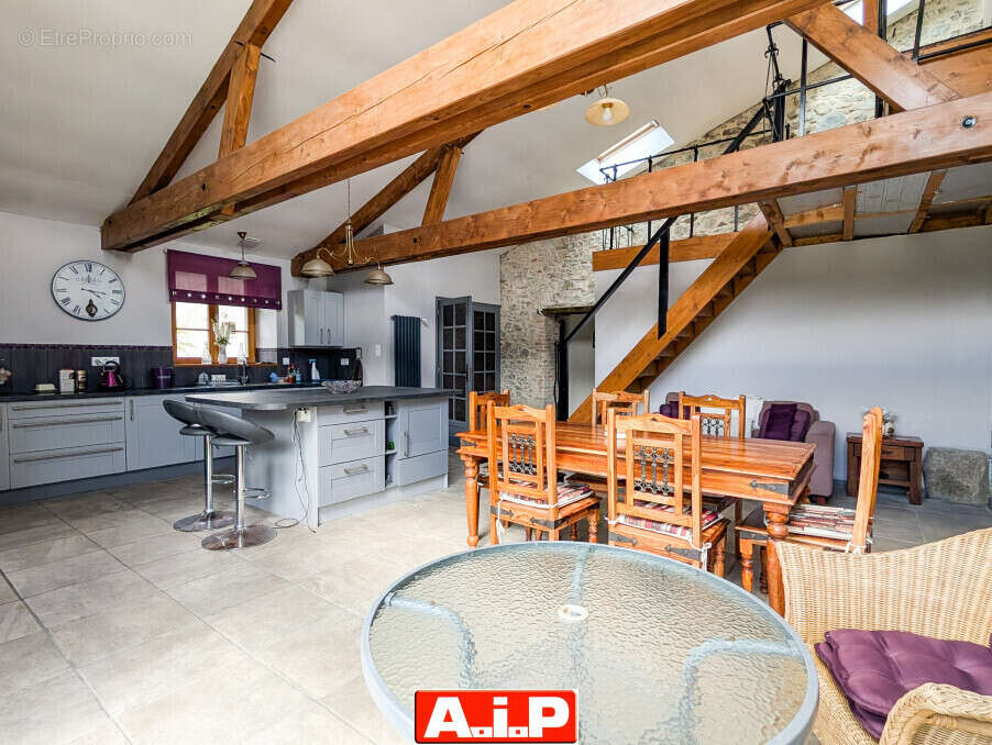 Maison à LA FORET-SUR-SEVRE