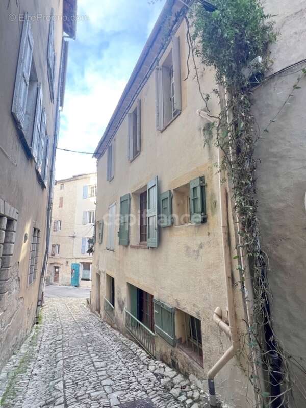 Maison à FORCALQUIER