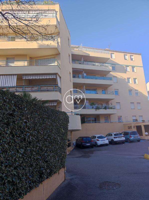 Appartement à HYERES