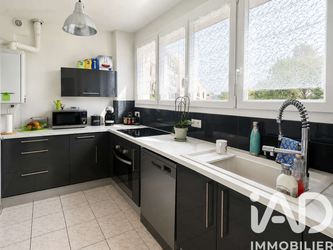 Photo 5 - Appartement à SAINTE-GENEVIEVE-DES-BOIS