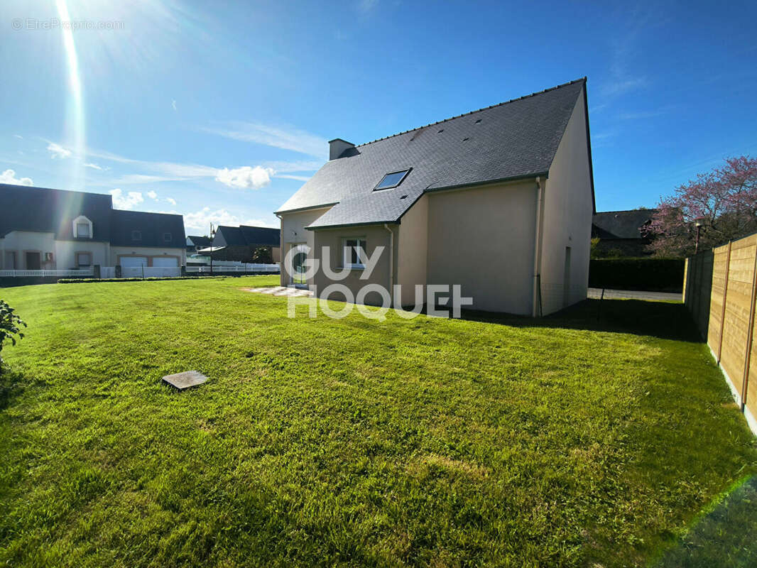 Maison à SAINT-GUINOUX