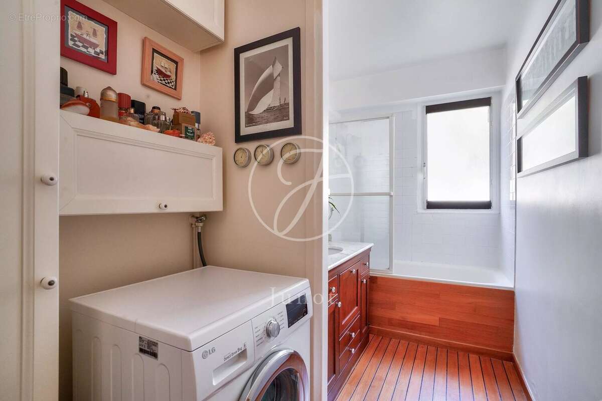 Appartement à LE MESNIL-LE-ROI