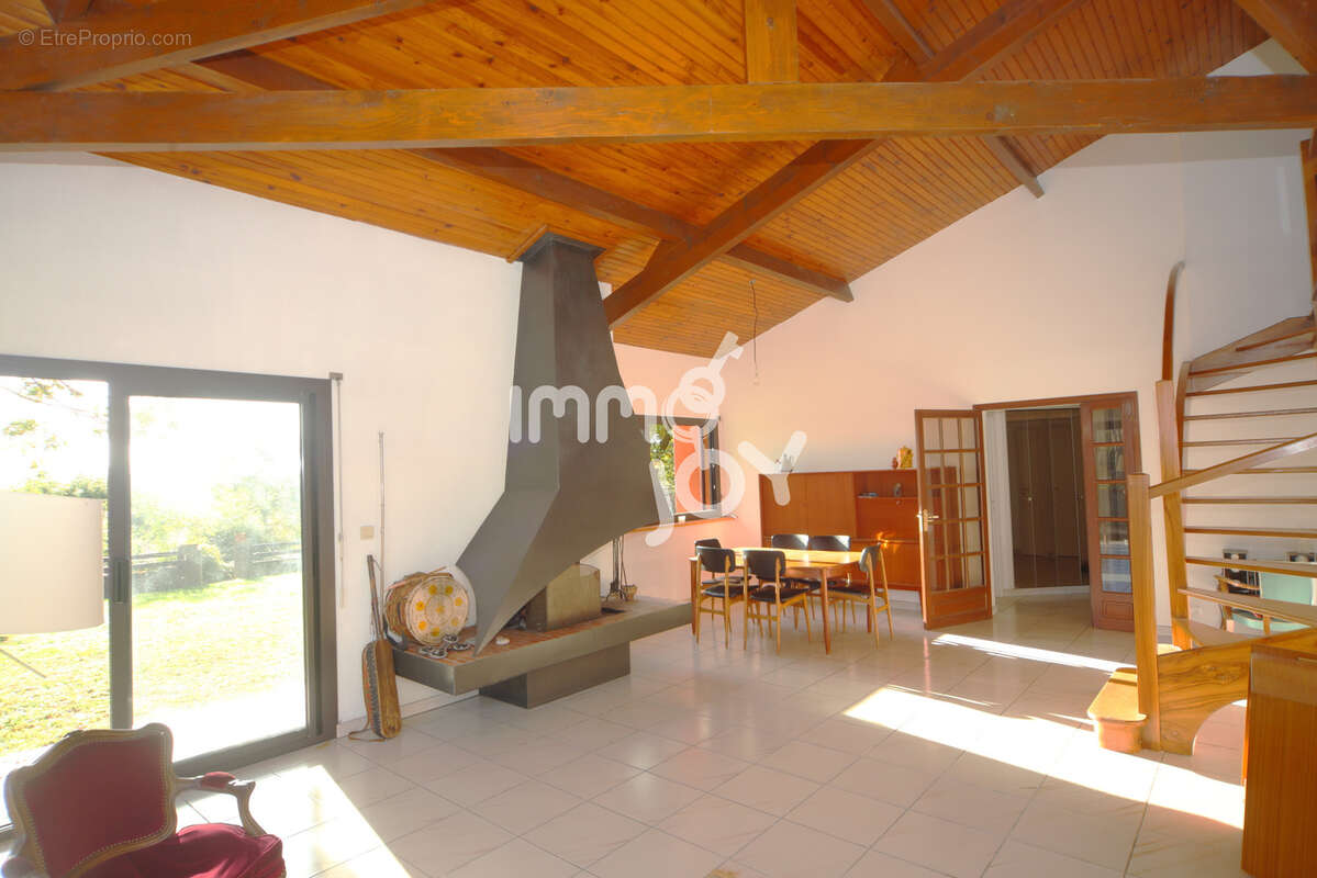 Maison à CARBONNE