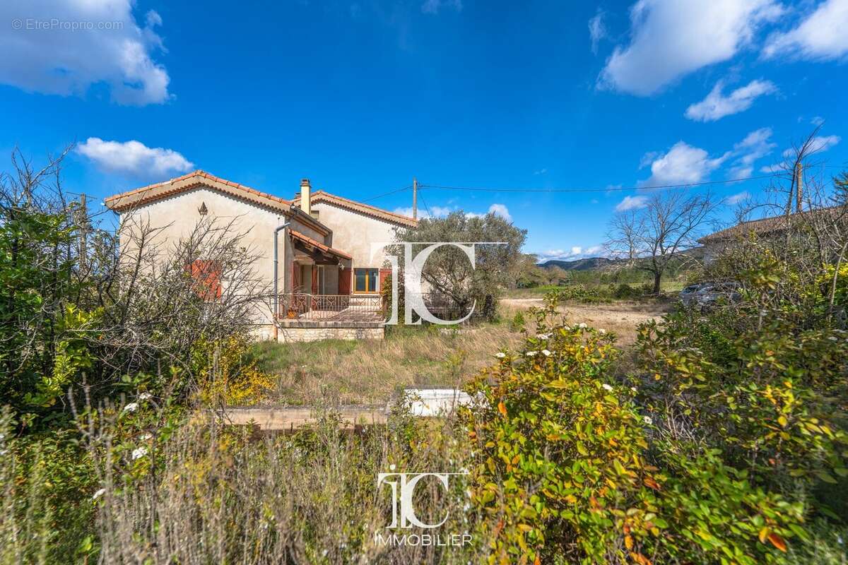 Maison à GROSPIERRES