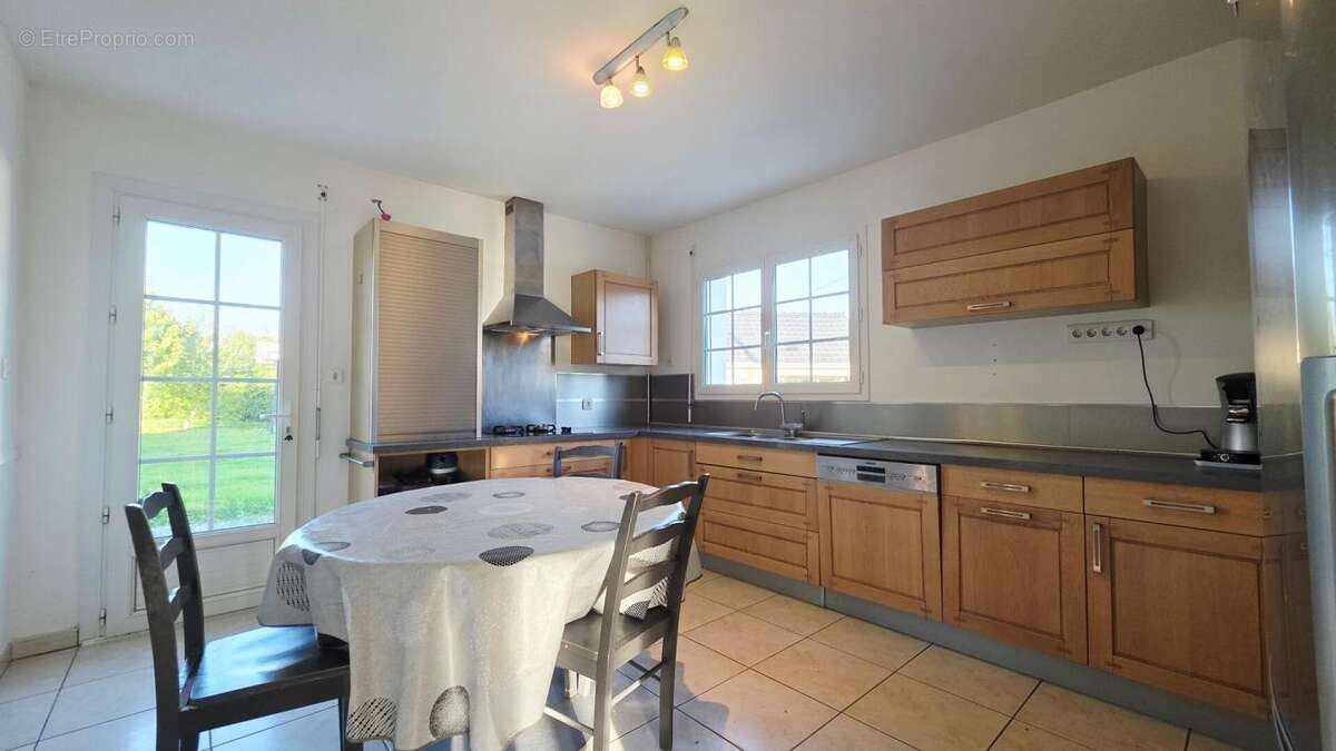 Maison à MEHUN-SUR-YEVRE